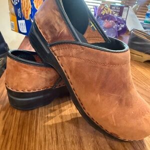 Women's Bjork Brown Leather Clogs